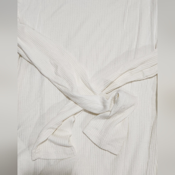 FOREVER 21 BODYSUIT SIZE S - Picture 3 of 12